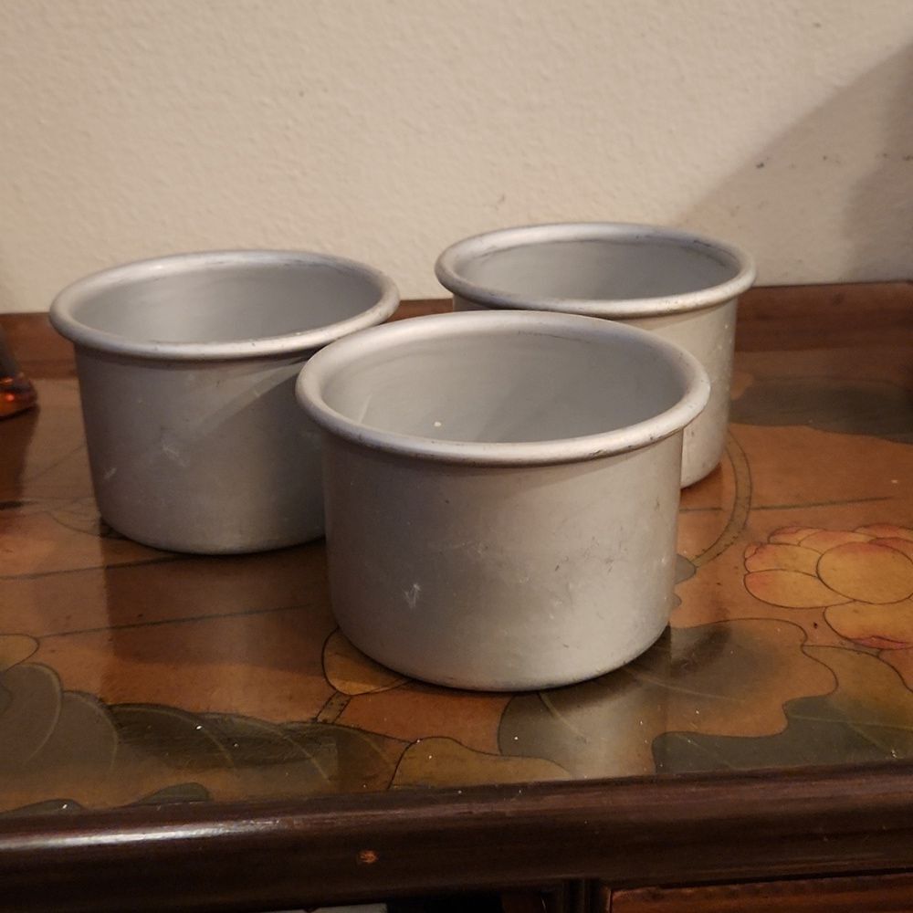 Fat Daddio's Pro Series Anodized Cake Pan 4" x 3" Set of 3